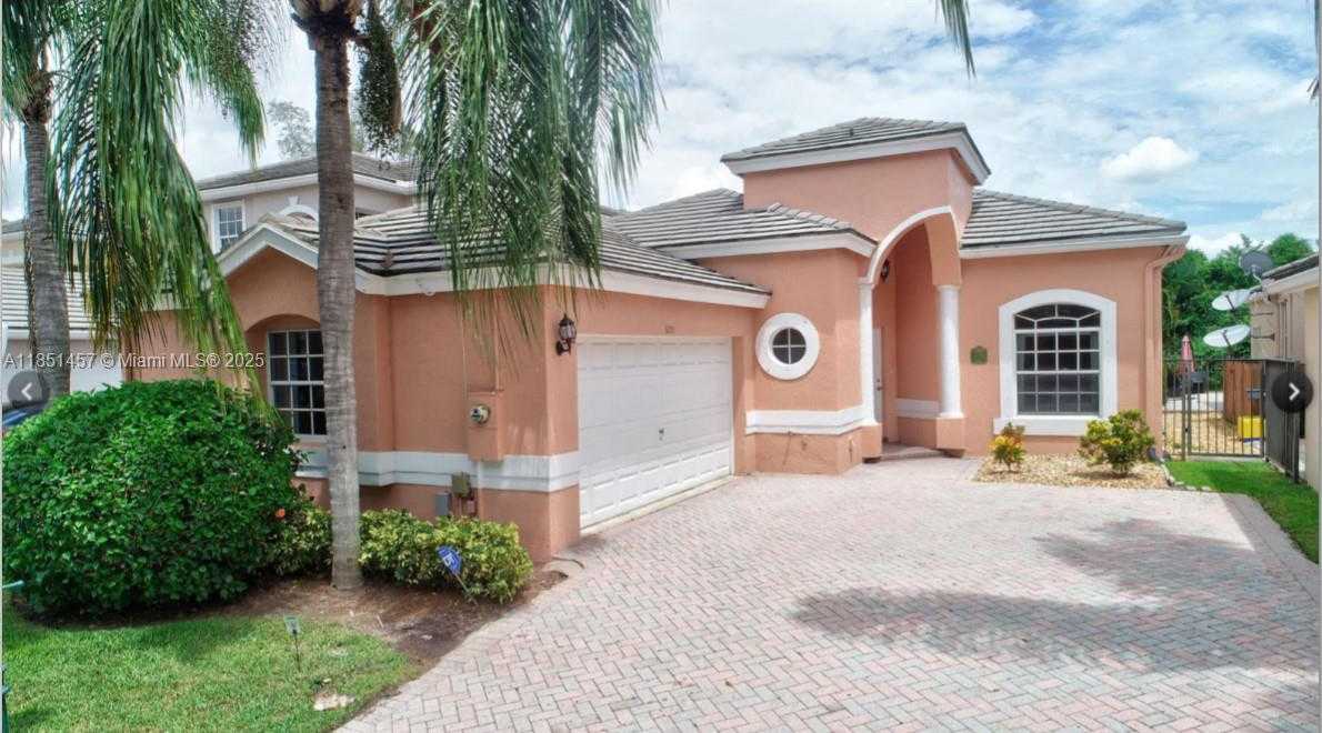 Small Image of 8291 HAMPTON WOOD DR #8291, Boca Raton Number 2