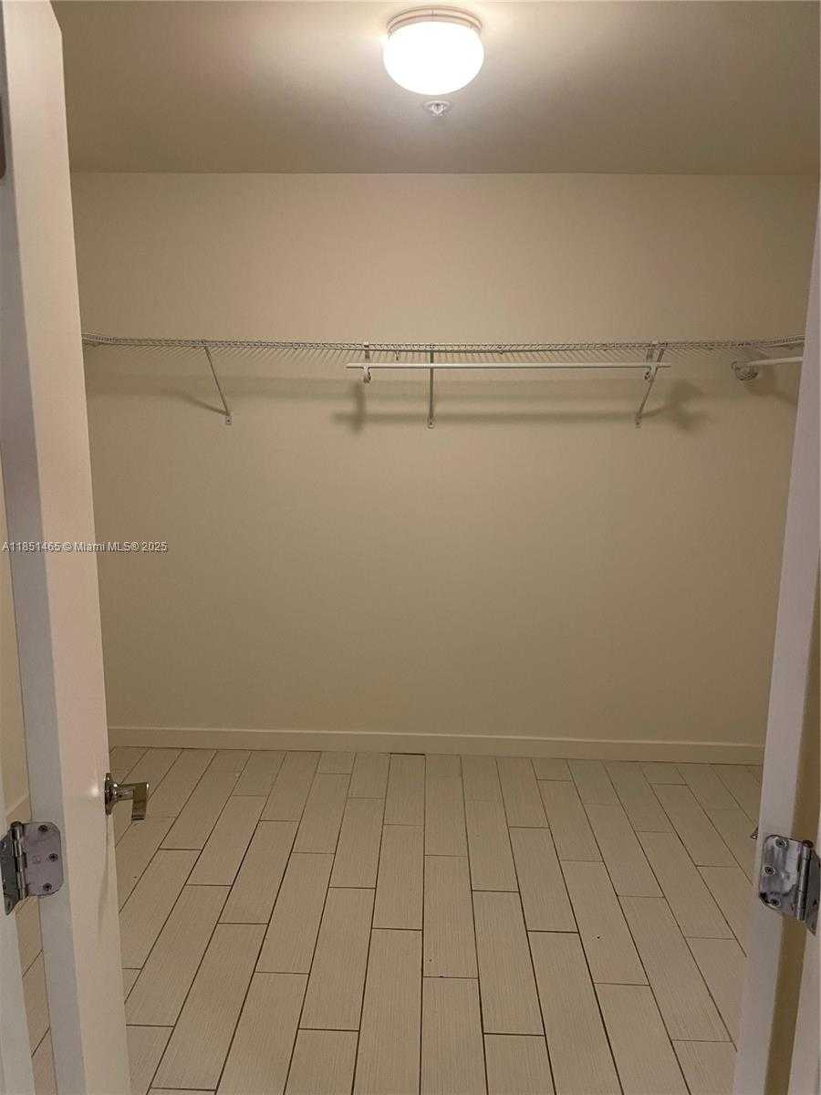 Small Image of 999 SOUTH WEST 1ST AVE #2715, Miami Number 23