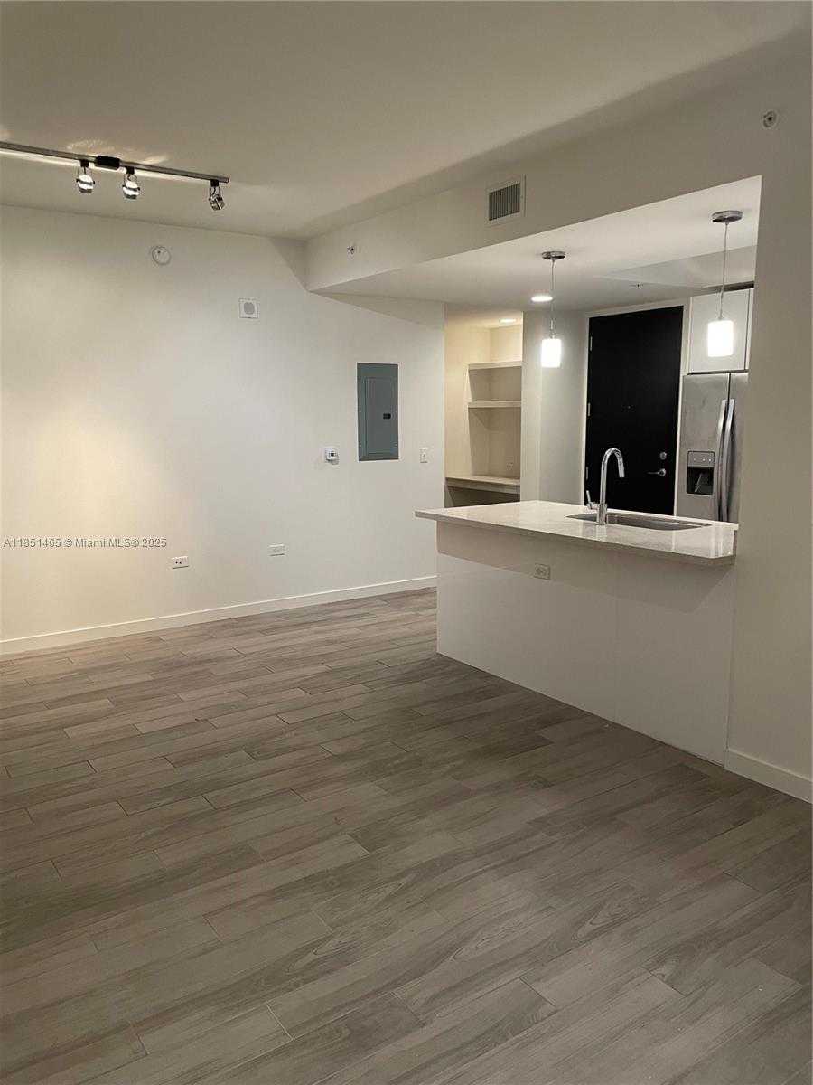 Small Image of 999 SOUTH WEST 1ST AVE #2715, Miami Number 4