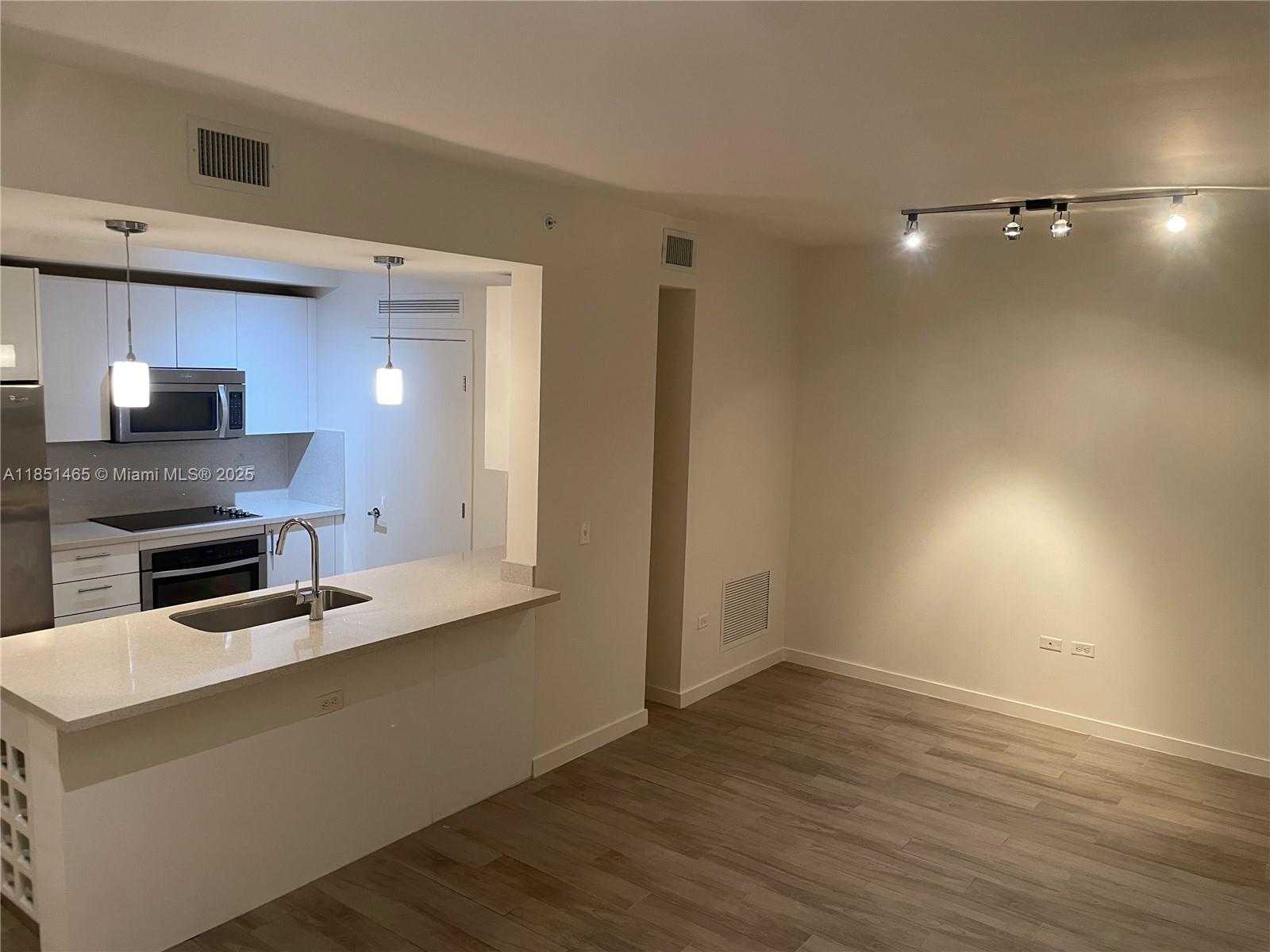 Small Image of 999 SOUTH WEST 1ST AVE #2715, Miami Number 5