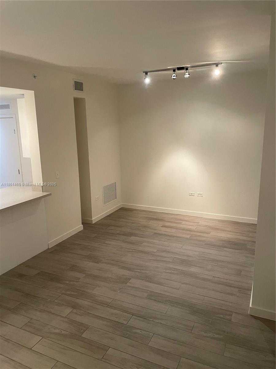 Small Image of 999 SOUTH WEST 1ST AVE #2715, Miami Number 6