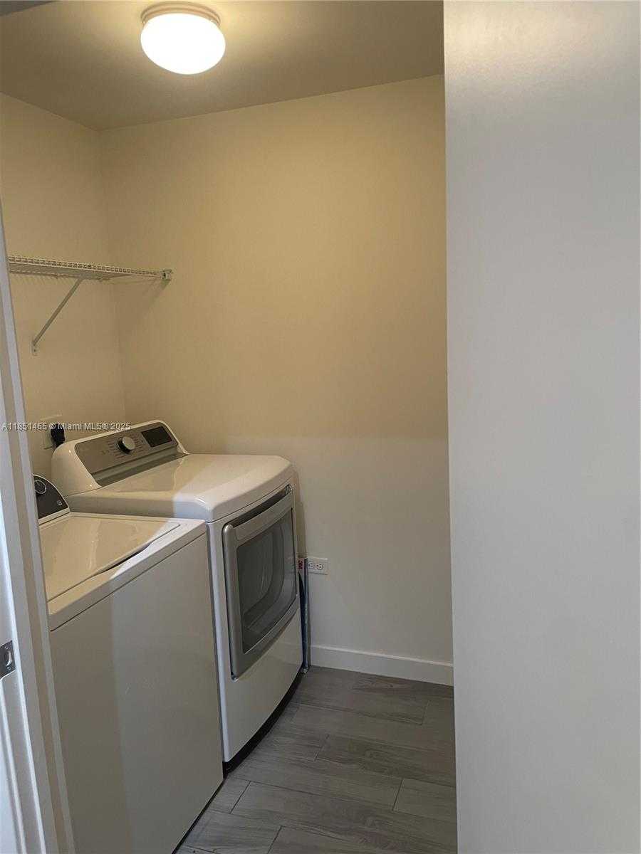 Small Image of 999 SOUTH WEST 1ST AVE #2715, Miami Number 8