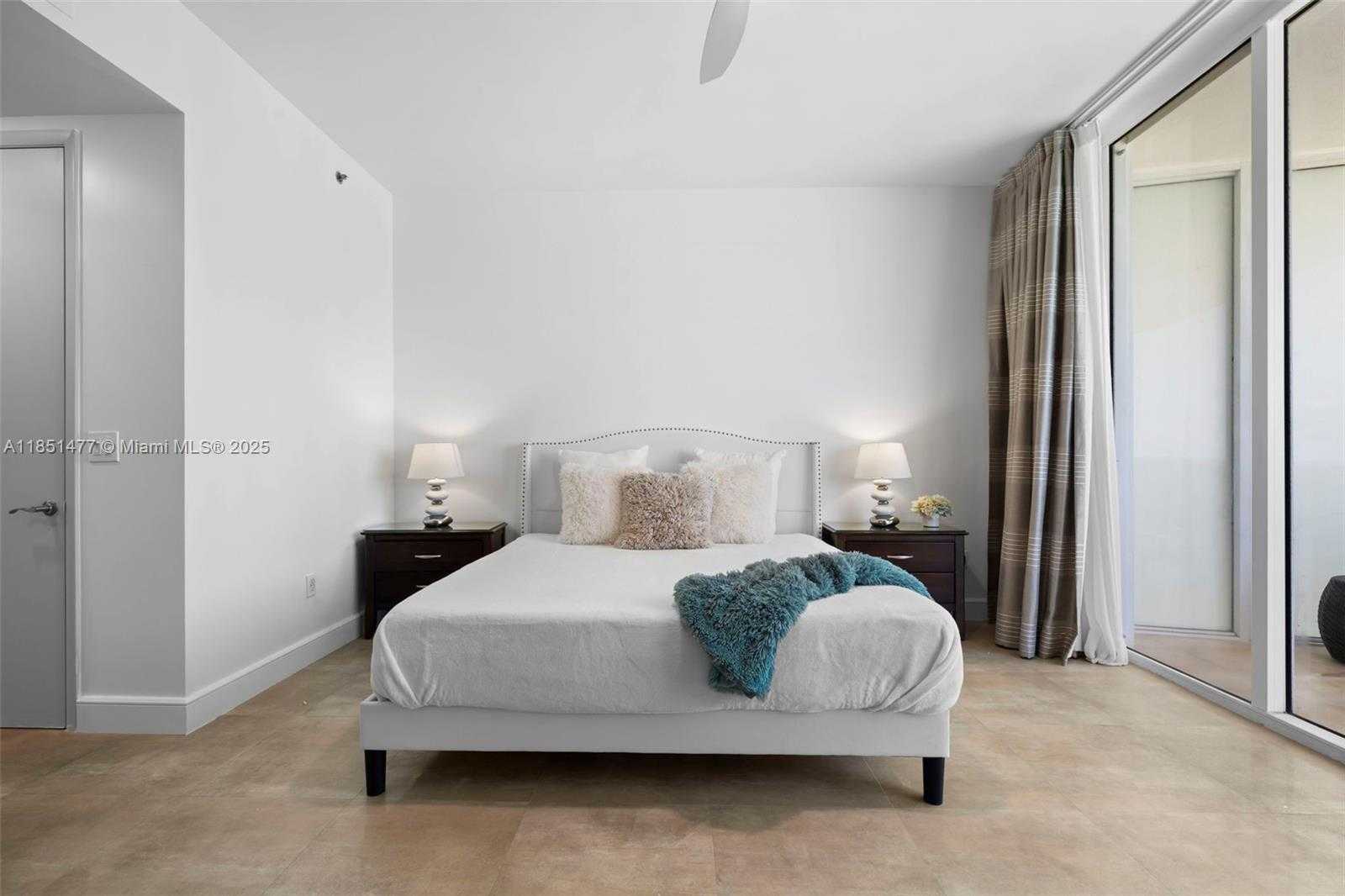 Small Image of 15901 COLLINS AVE #1502, Sunny Isles Beach Number 14