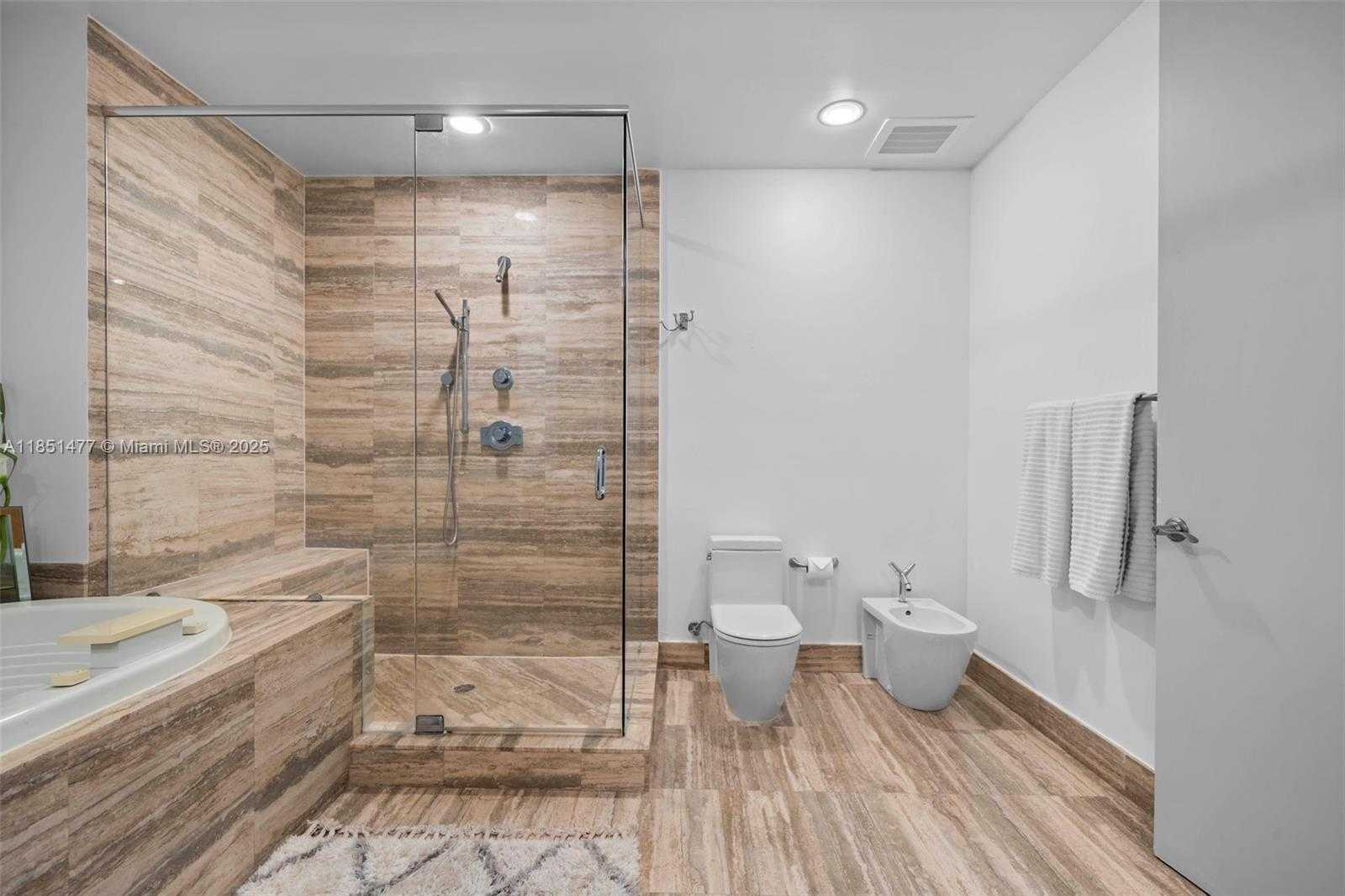 Small Image of 15901 COLLINS AVE #1502, Sunny Isles Beach Number 17
