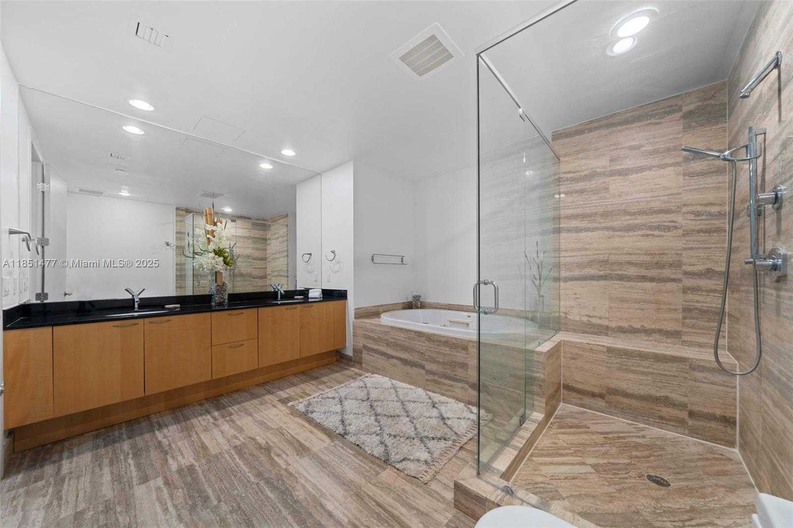 Small Image of 15901 COLLINS AVE #1502, Sunny Isles Beach Number 18