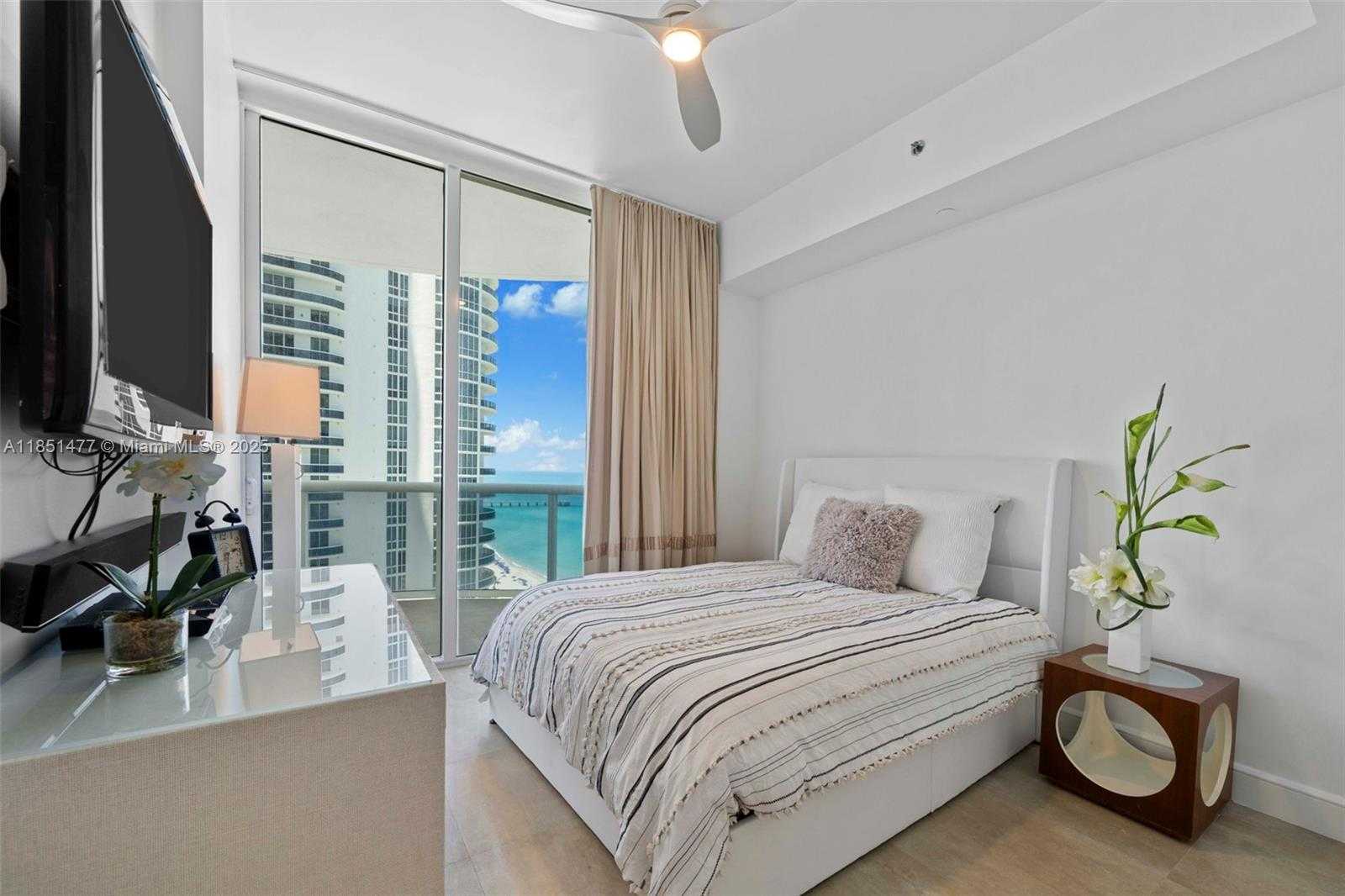 Small Image of 15901 COLLINS AVE #1502, Sunny Isles Beach Number 24