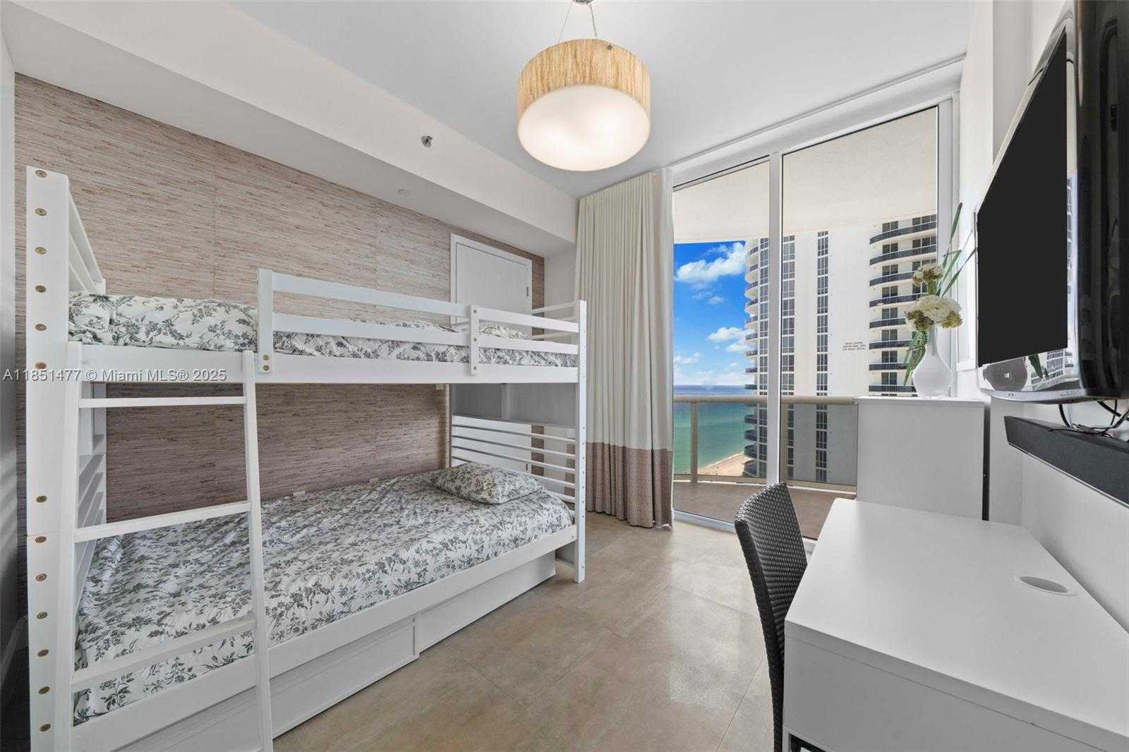 Small Image of 15901 COLLINS AVE #1502, Sunny Isles Beach Number 27