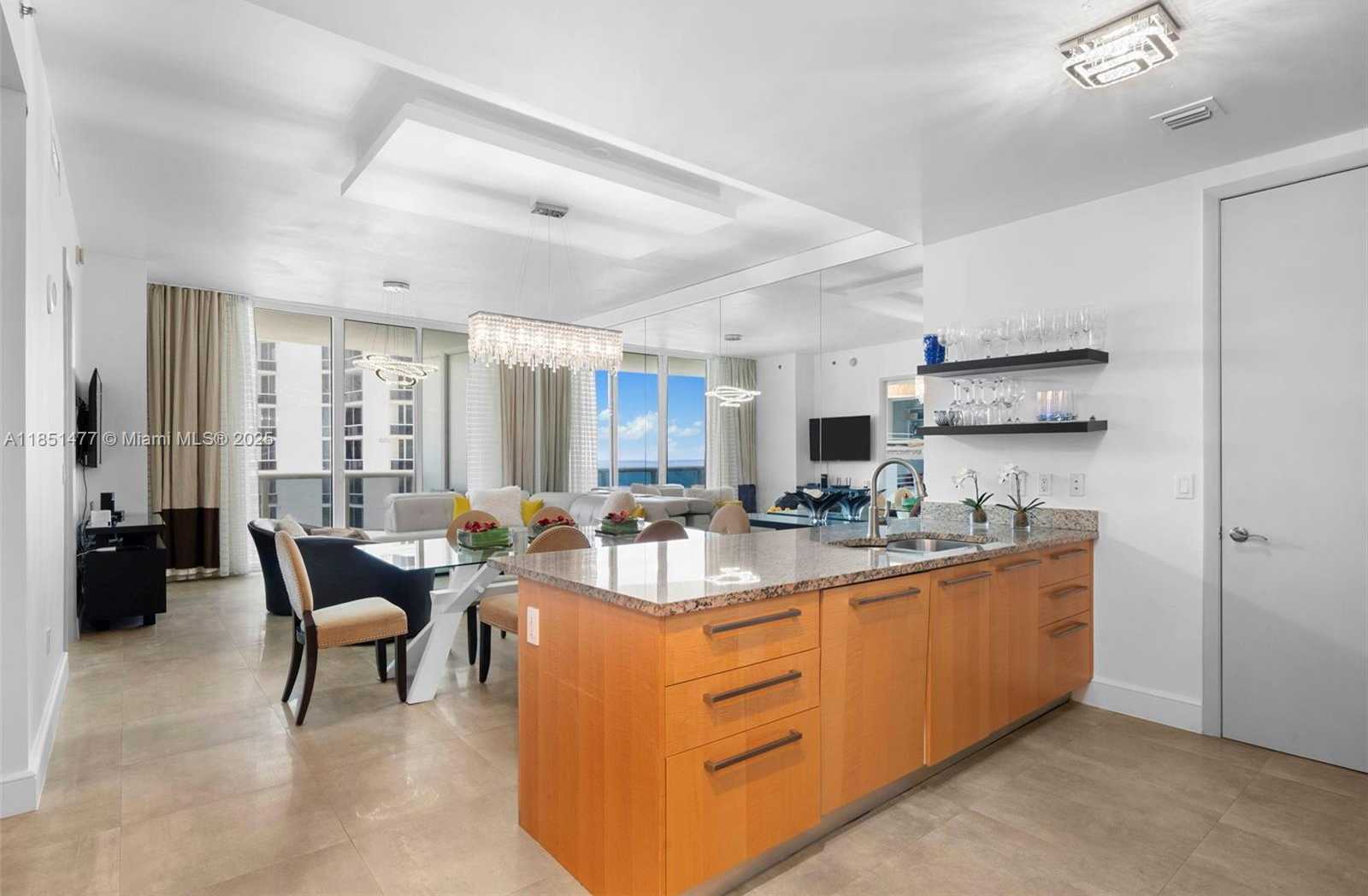 Small Image of 15901 COLLINS AVE #1502, Sunny Isles Beach Number 3