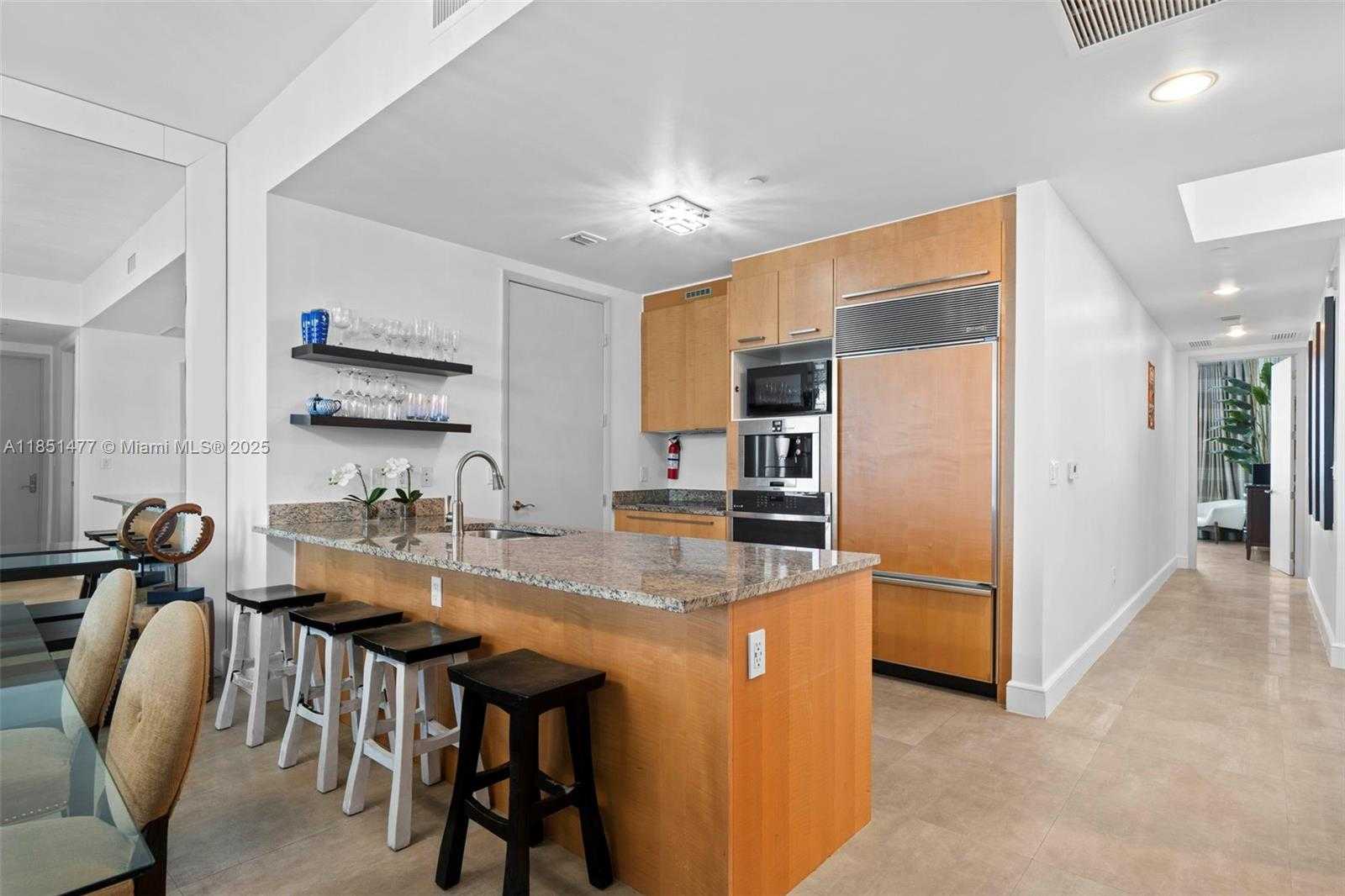 Small Image of 15901 COLLINS AVE #1502, Sunny Isles Beach Number 4