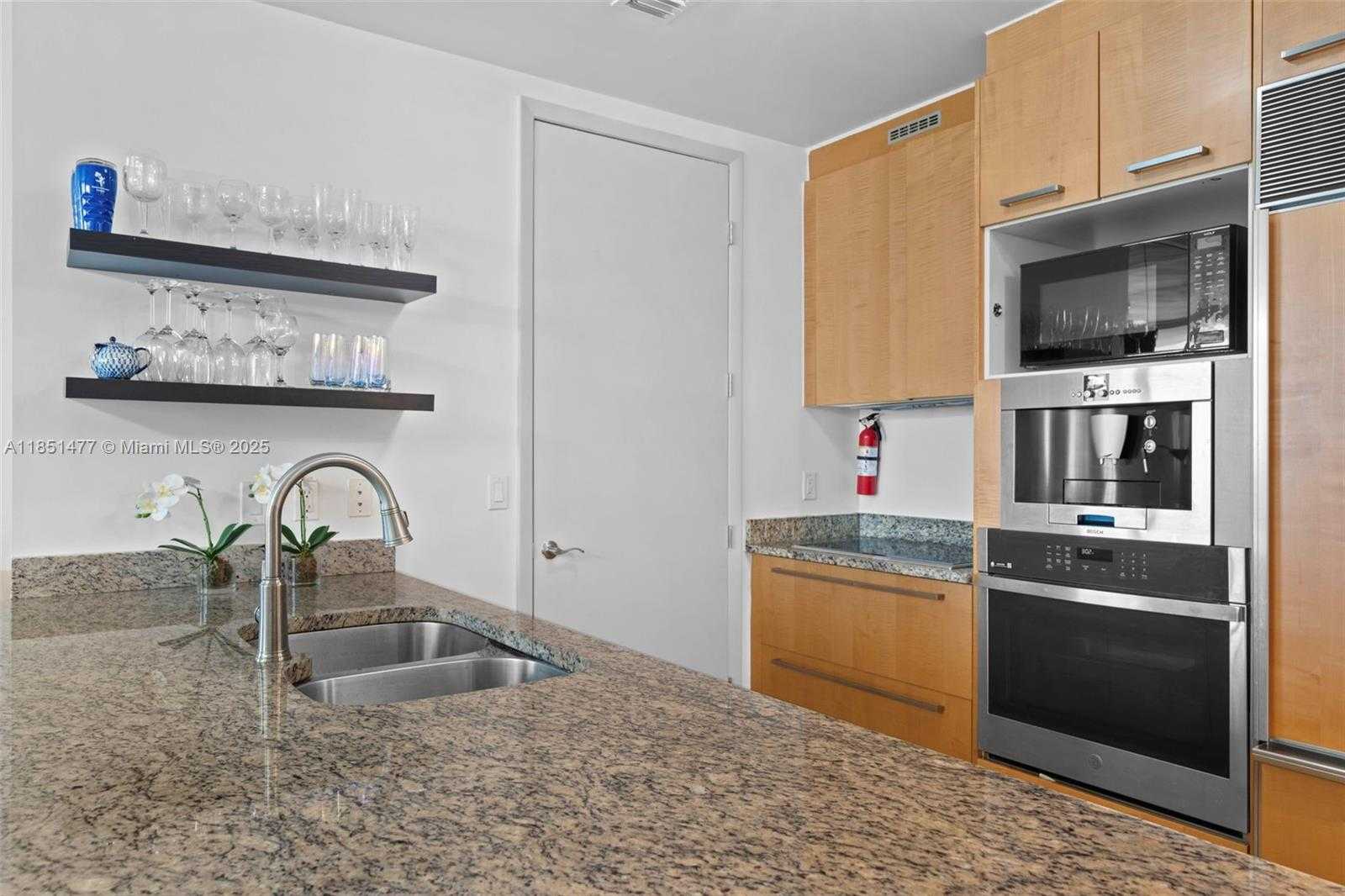 Small Image of 15901 COLLINS AVE #1502, Sunny Isles Beach Number 5