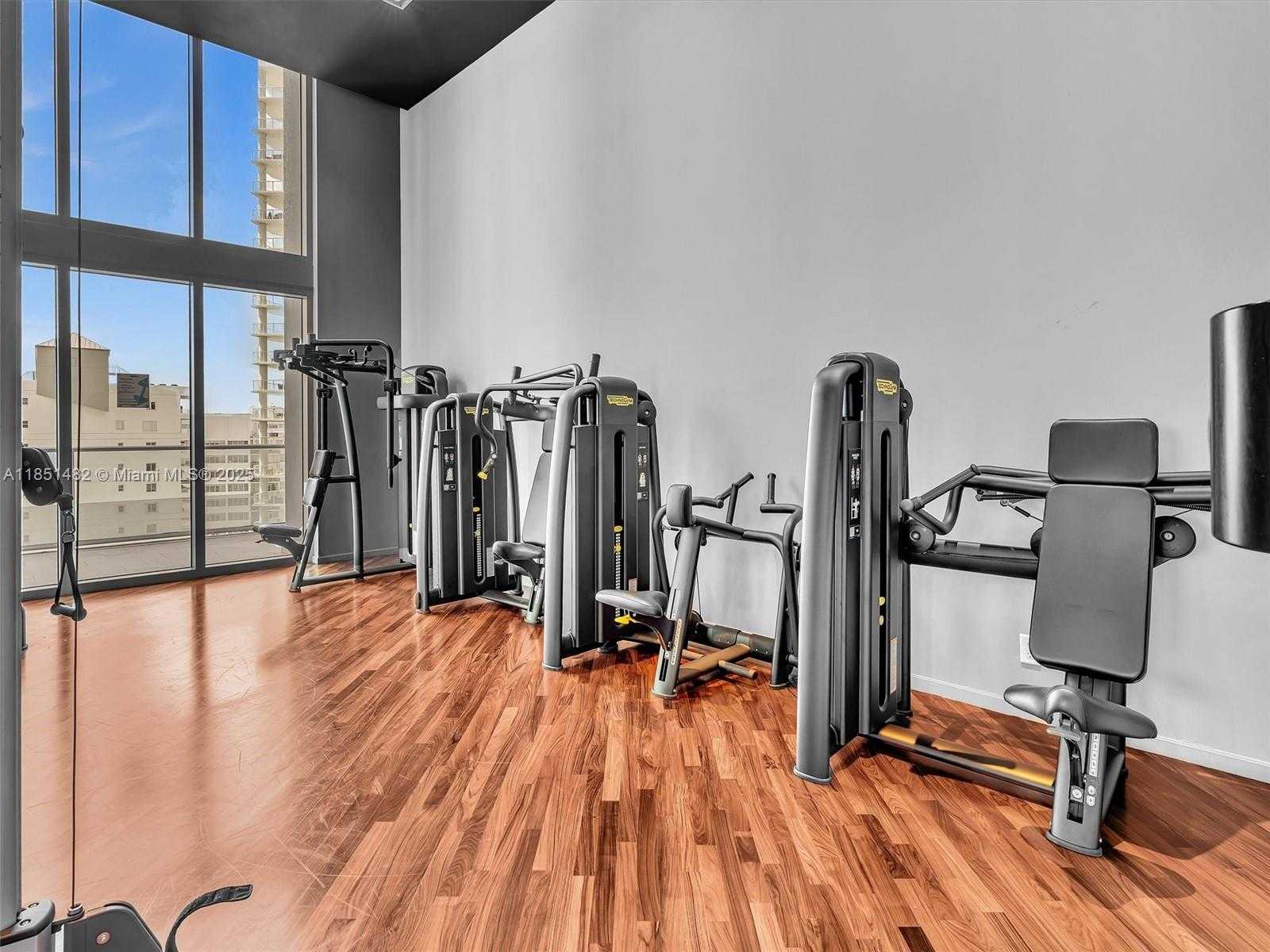Small Image of 1300 BRICKELL BAY DR #4202, Miami Number 31