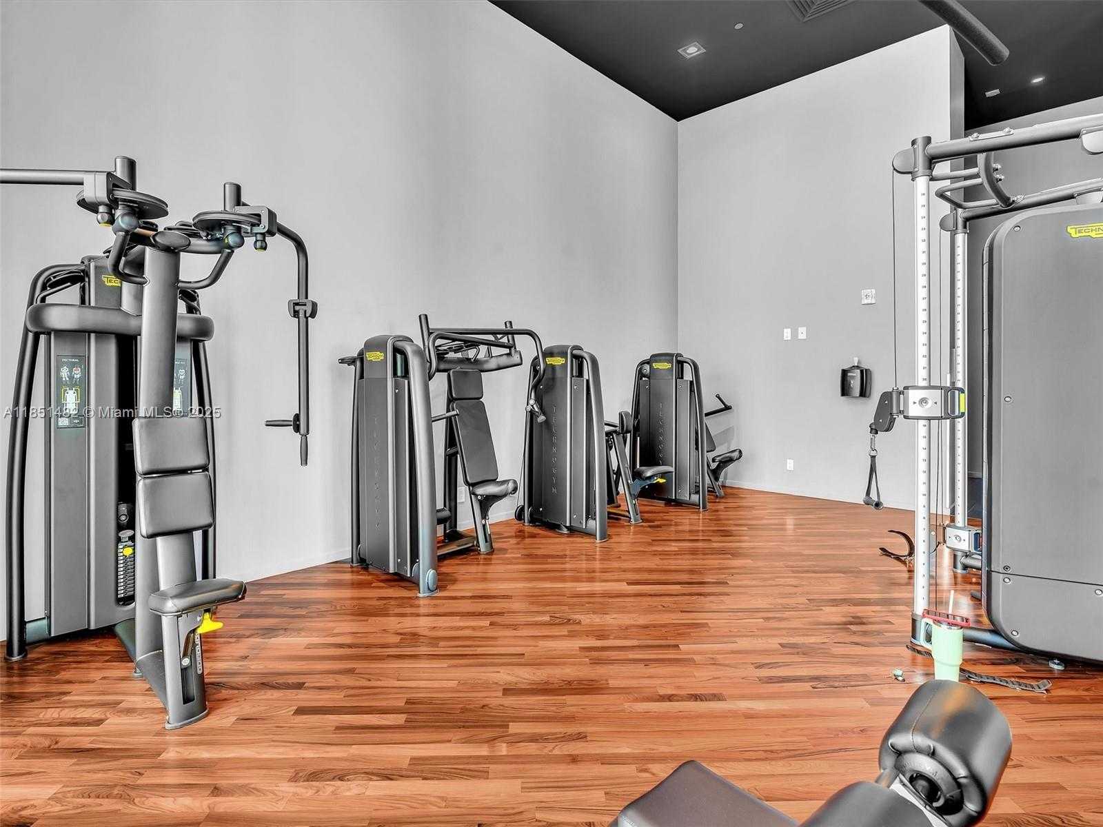 Small Image of 1300 BRICKELL BAY DR #4202, Miami Number 32