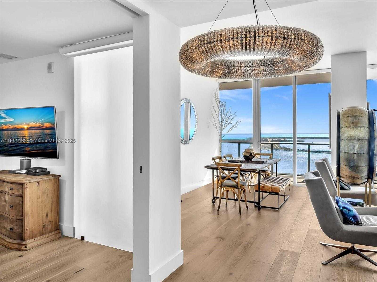 Small Image of 1300 BRICKELL BAY DR #4202, Miami Number 8