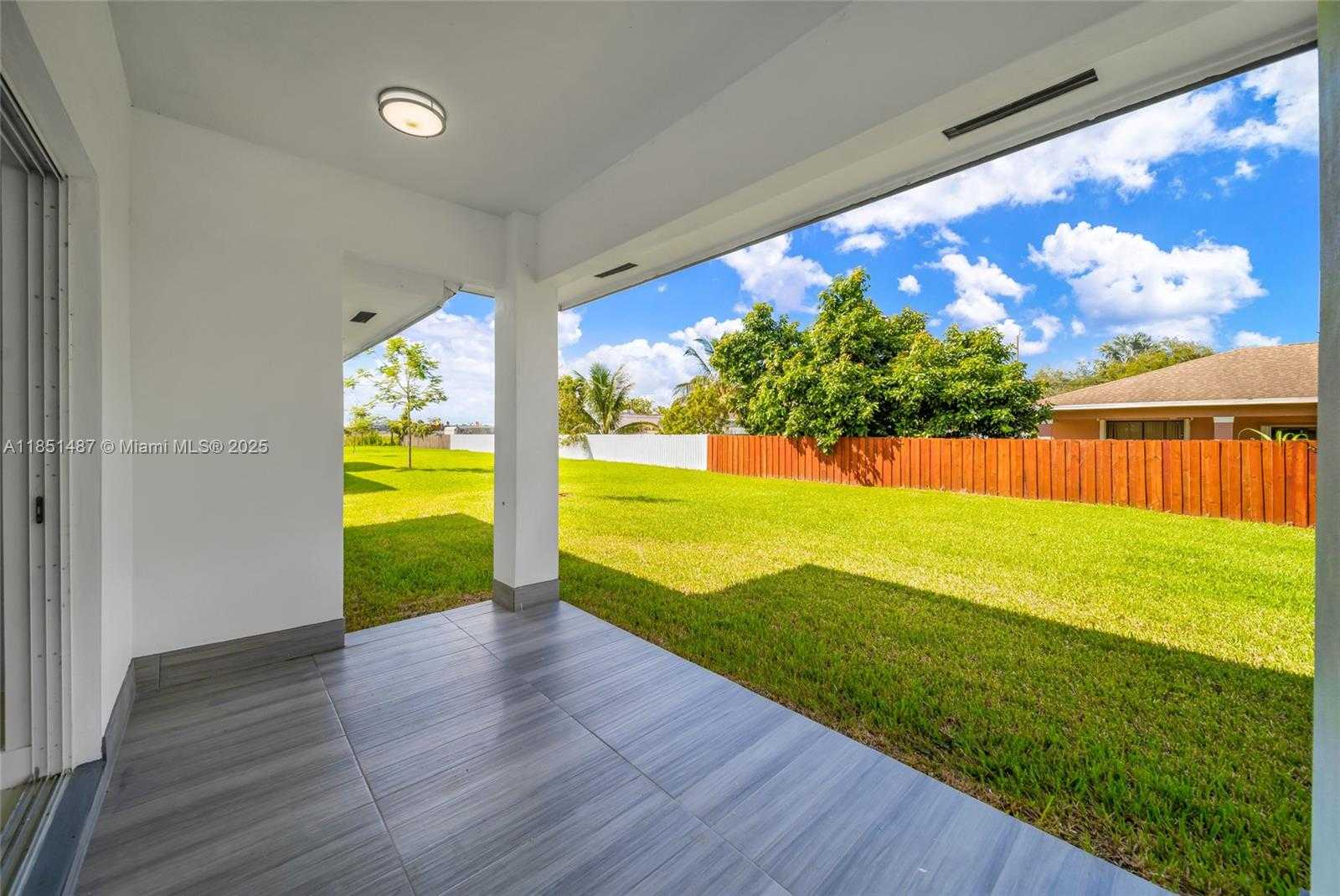 Small Image of 15620 NORTH WEST 39TH CT #15620, Miami Gardens Number 10