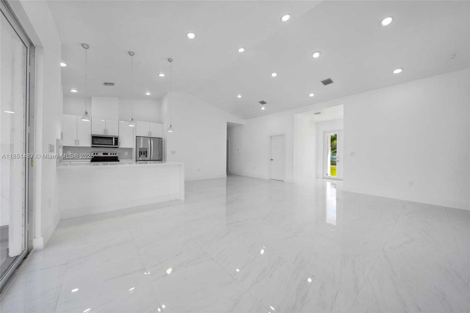 Small Image of 15620 NORTH WEST 39TH CT #15620, Miami Gardens Number 18