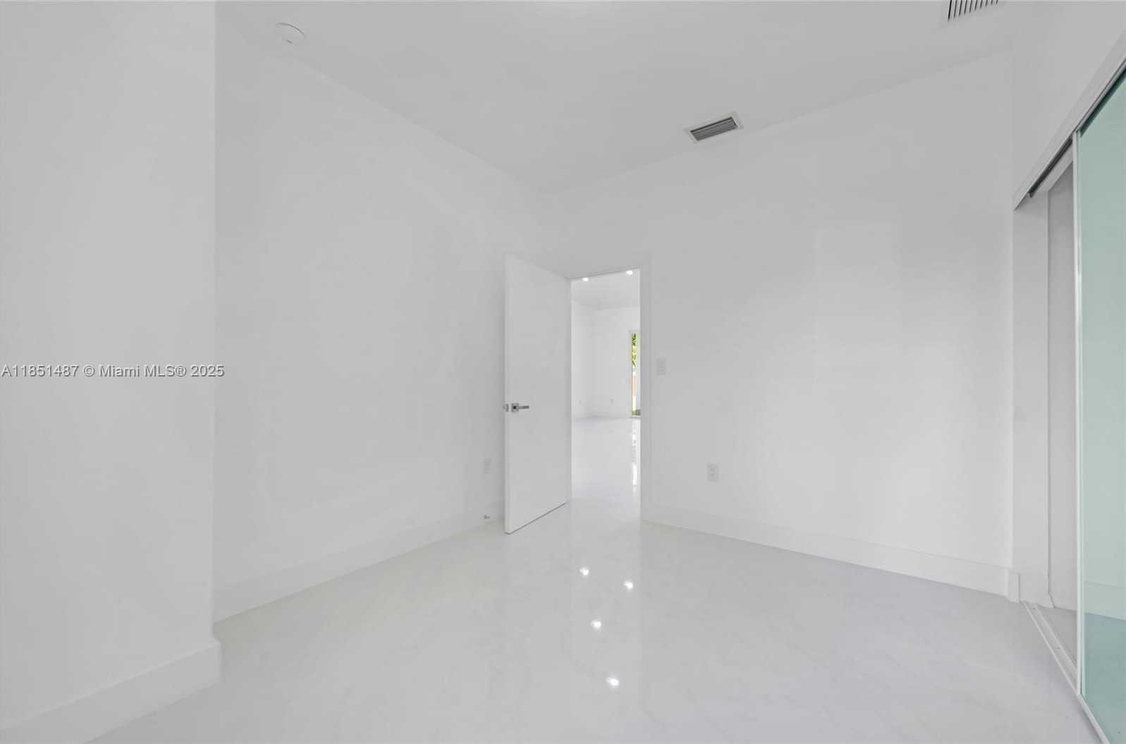 Small Image of 15620 NORTH WEST 39TH CT #15620, Miami Gardens Number 23