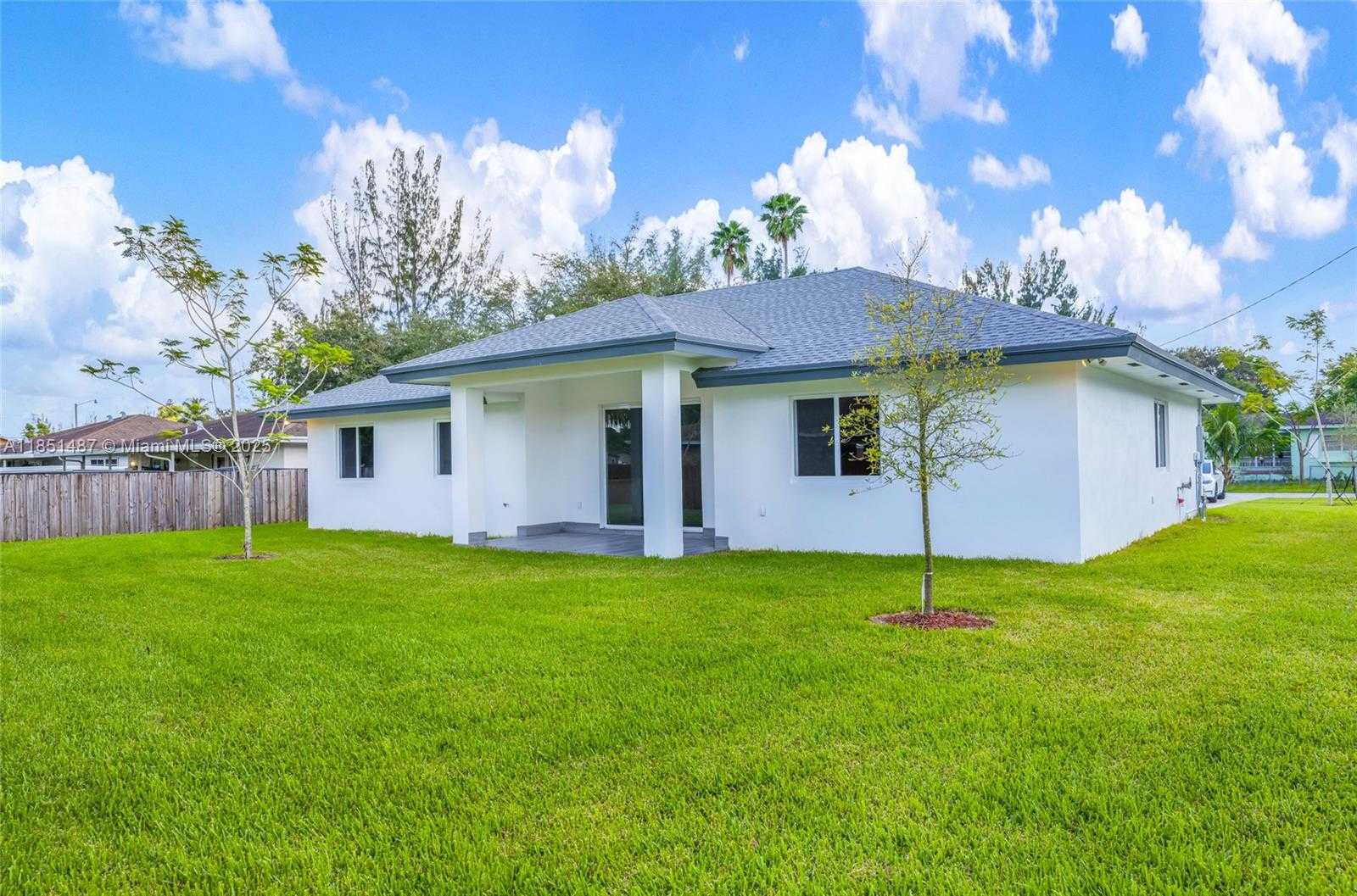Small Image of 15620 NORTH WEST 39TH CT #15620, Miami Gardens Number 7