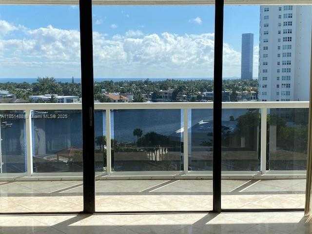 Small Image of 20505 EAST COUNTRY CLUB DR #934, Aventura Number 2