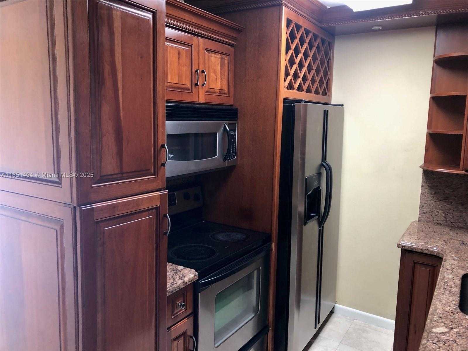 Small Image of 10810 NORTH KENDALL DR #Q-18, Miami Number 3