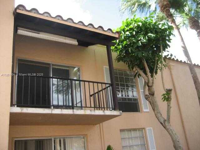 Small Image of 10810 NORTH KENDALL DR #Q-18, Miami Number 4