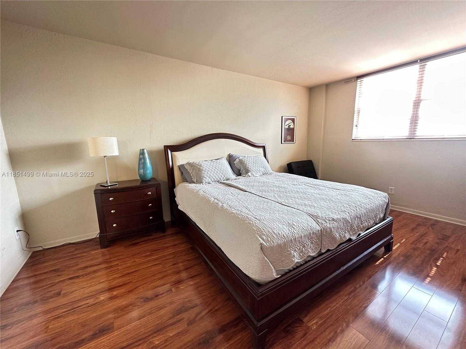 Small Image of 19390 COLLINS AVE #1401, Sunny Isles Beach Number 10