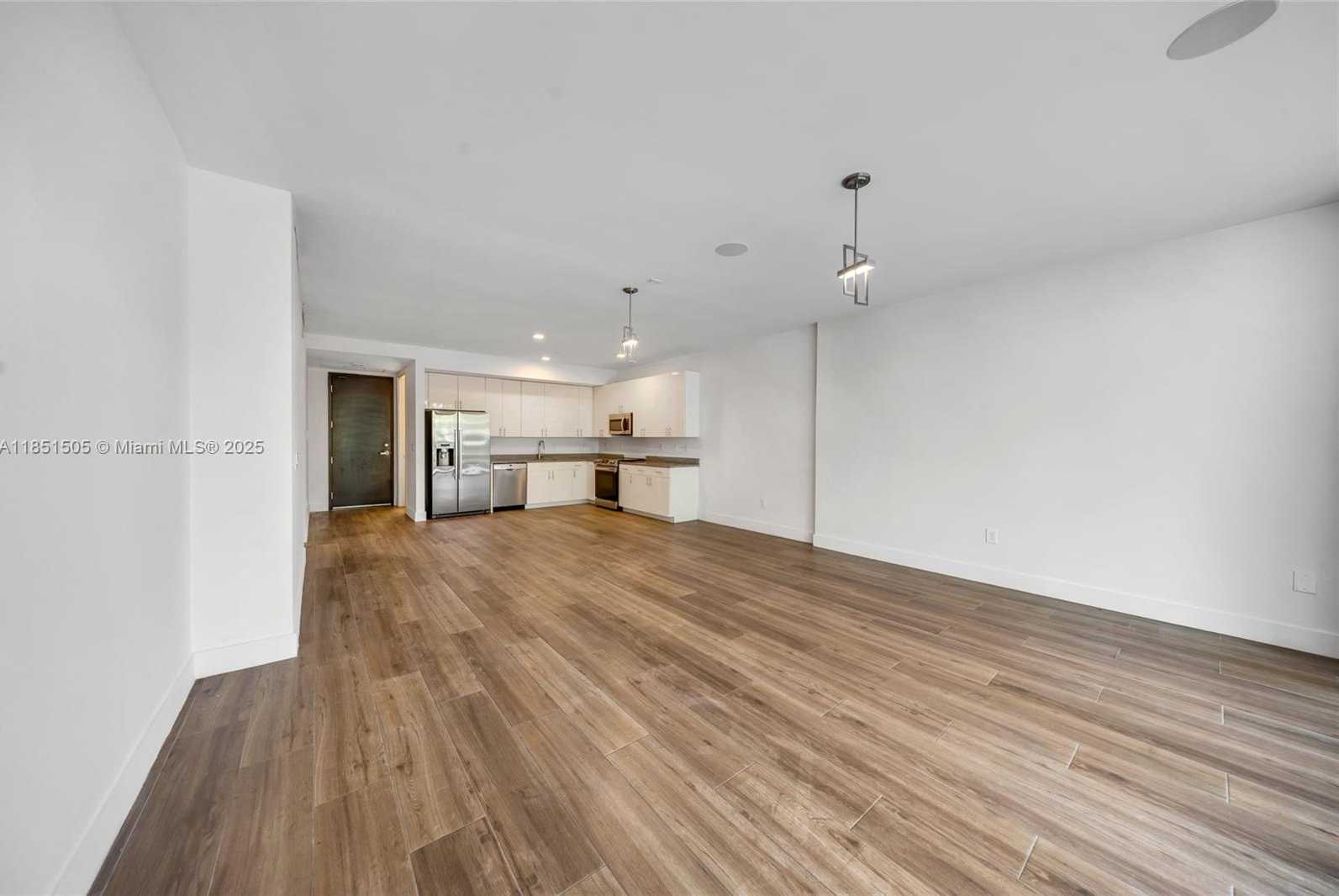 Small Image of 3265 BIRD AVE #202, Miami Number 11