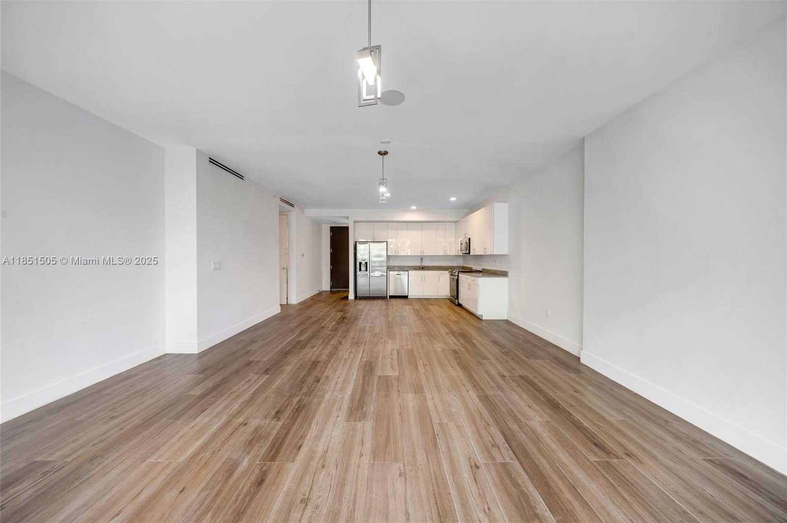 Small Image of 3265 BIRD AVE #202, Miami Number 12