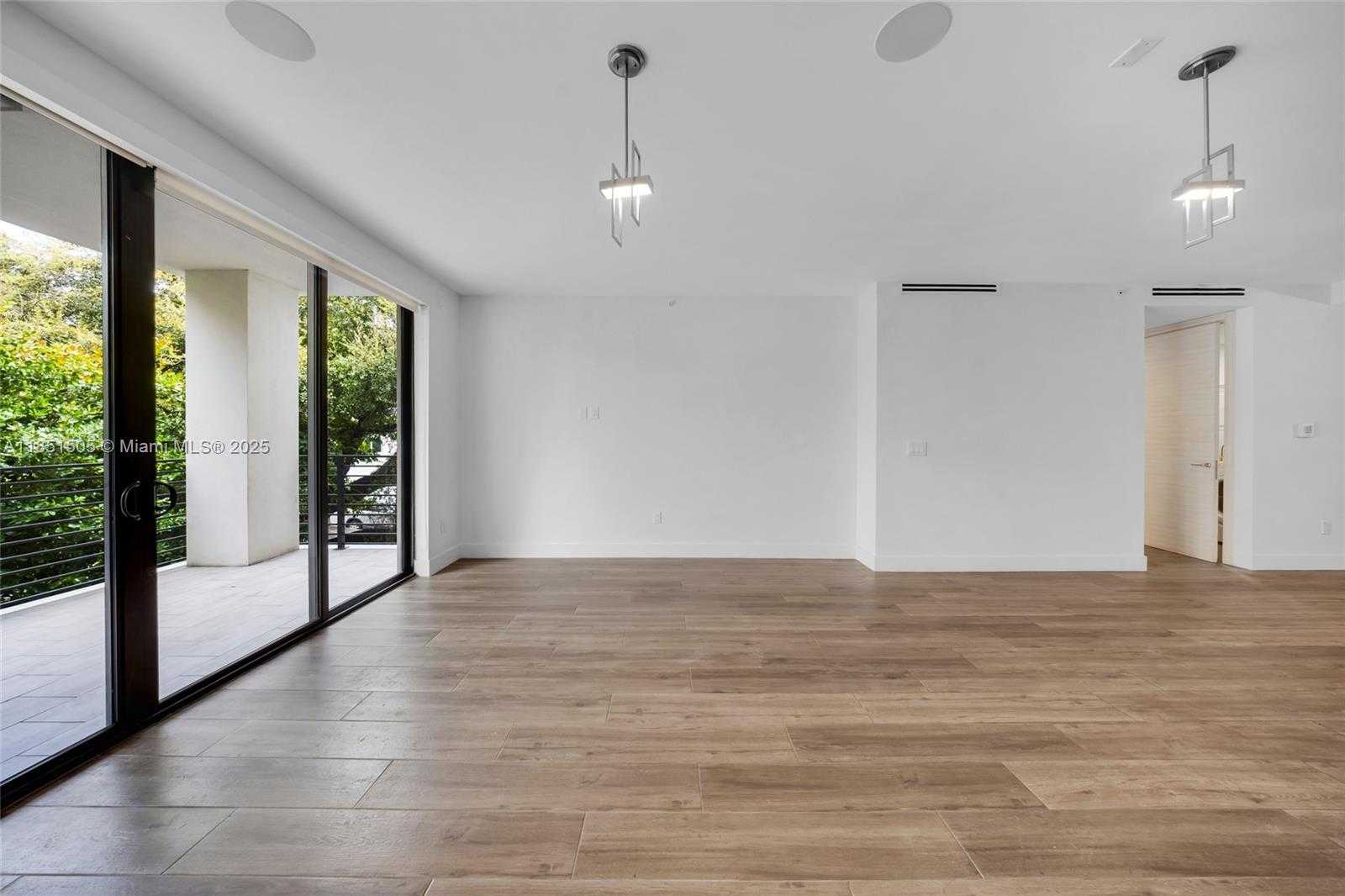 Small Image of 3265 BIRD AVE #202, Miami Number 14