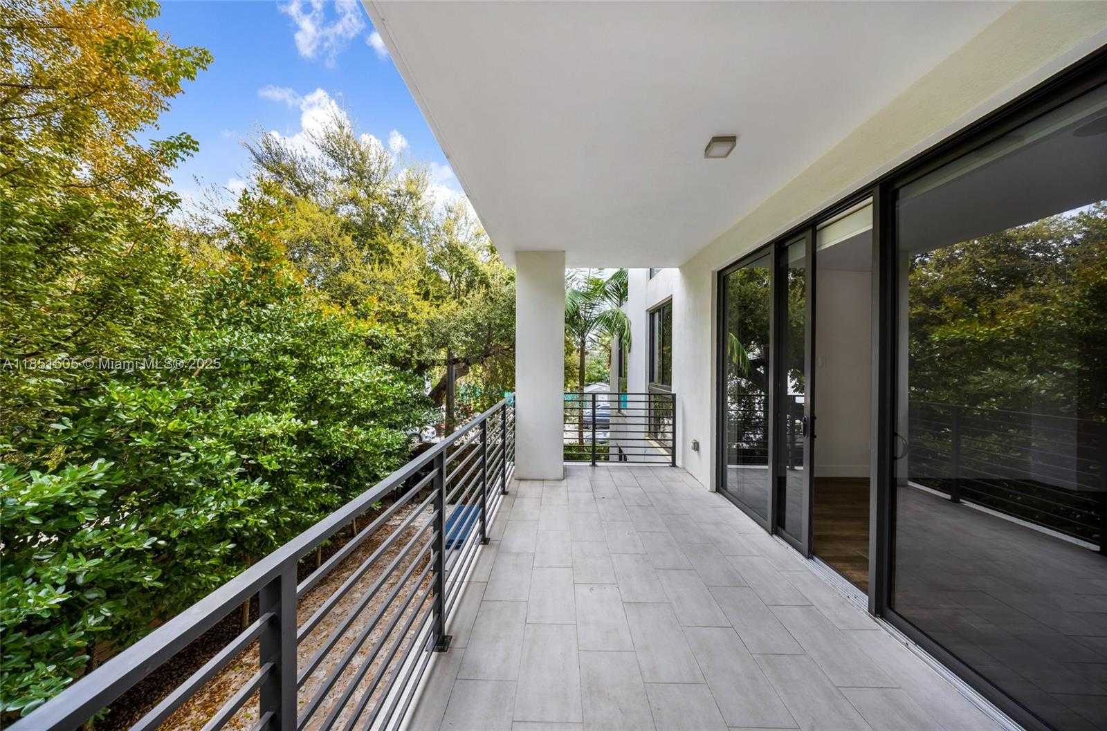 Small Image of 3265 BIRD AVE #202, Miami Number 16