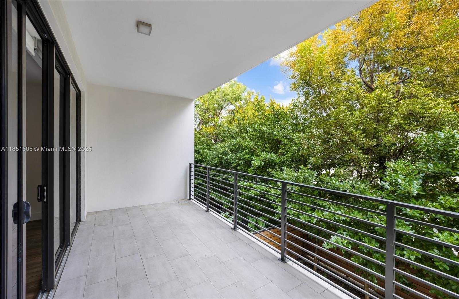 Small Image of 3265 BIRD AVE #202, Miami Number 17