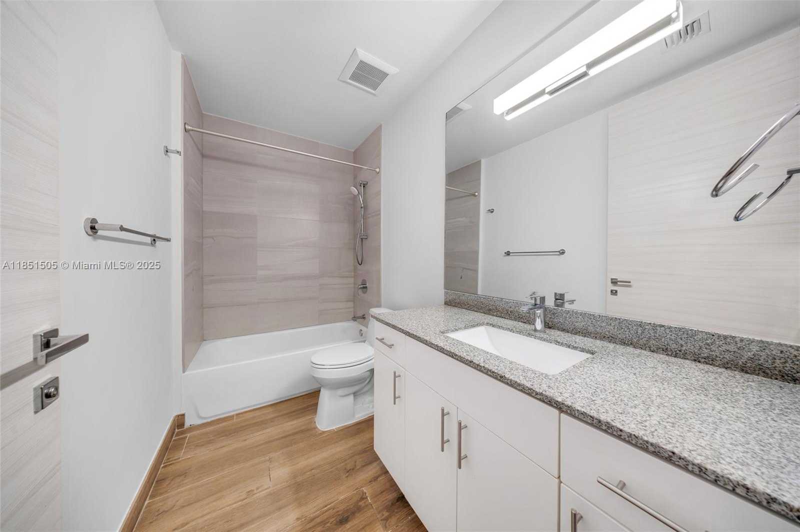 Small Image of 3265 BIRD AVE #202, Miami Number 19