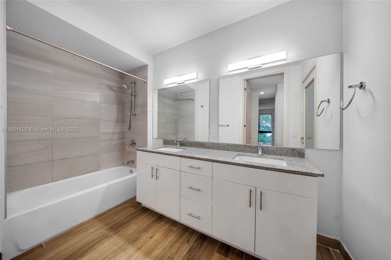 Small Image of 3265 BIRD AVE #202, Miami Number 23