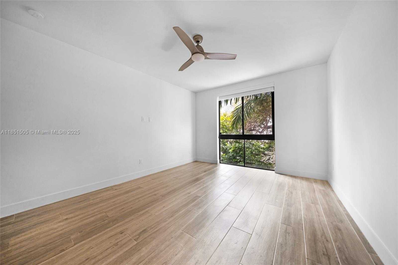 Small Image of 3265 BIRD AVE #202, Miami Number 28