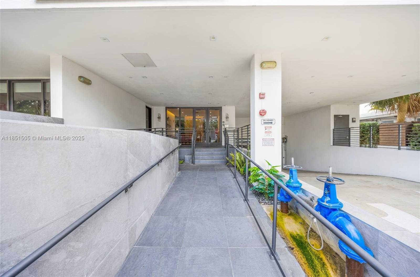 Small Image of 3265 BIRD AVE #202, Miami Number 32