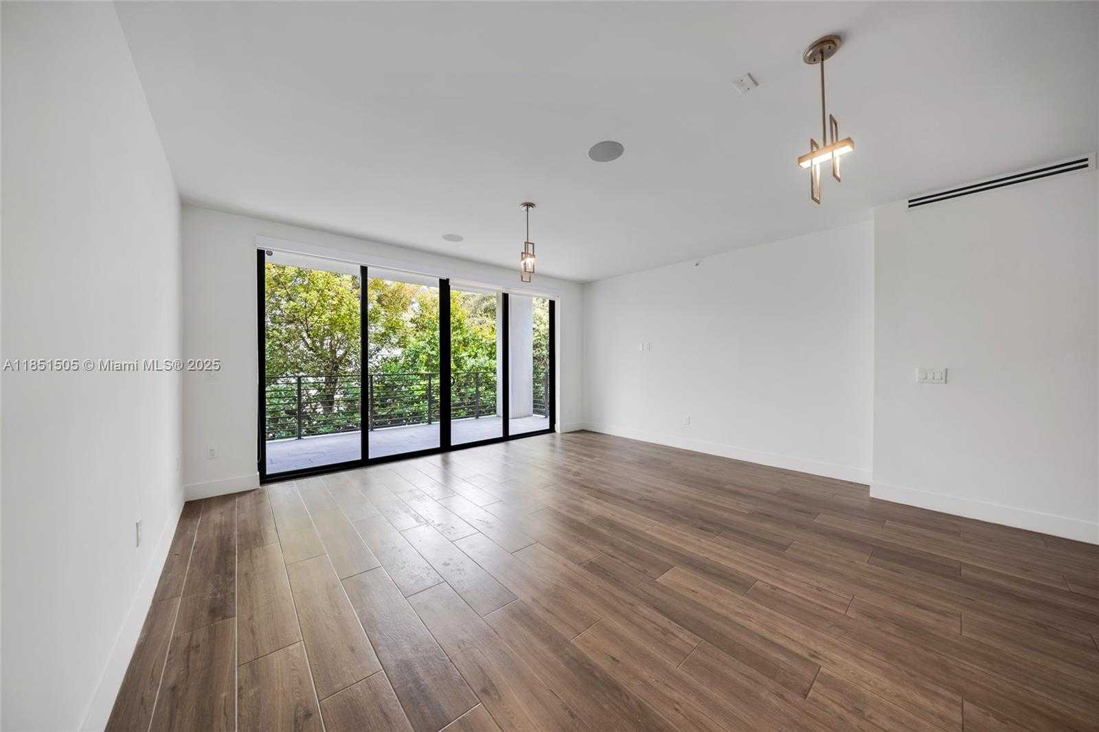 Small Image of 3265 BIRD AVE #202, Miami Number 8