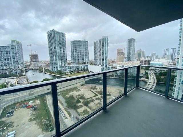 Small Image of 31 SOUTH EAST 6TH ST #2102, Miami Number 4
