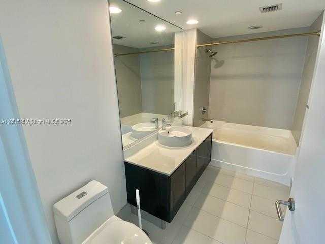 Small Image of 31 SOUTH EAST 6TH ST #2102, Miami Number 8