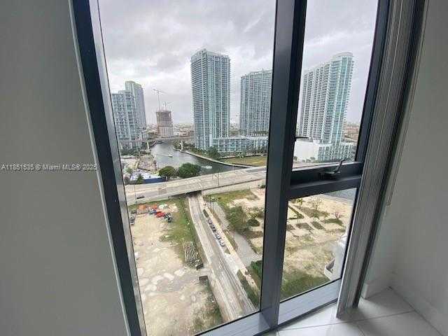 Small Image of 31 SOUTH EAST 6TH ST #2102, Miami Number 9