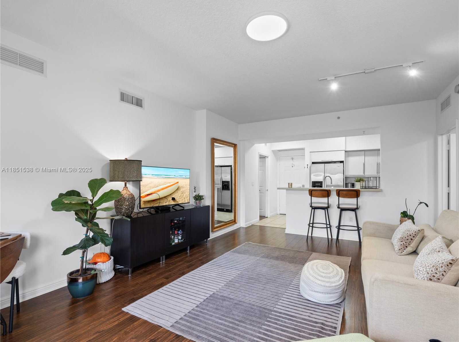 Small Image of 888 SOUTH DOUGLAS RD #302, Coral Gables Number 10