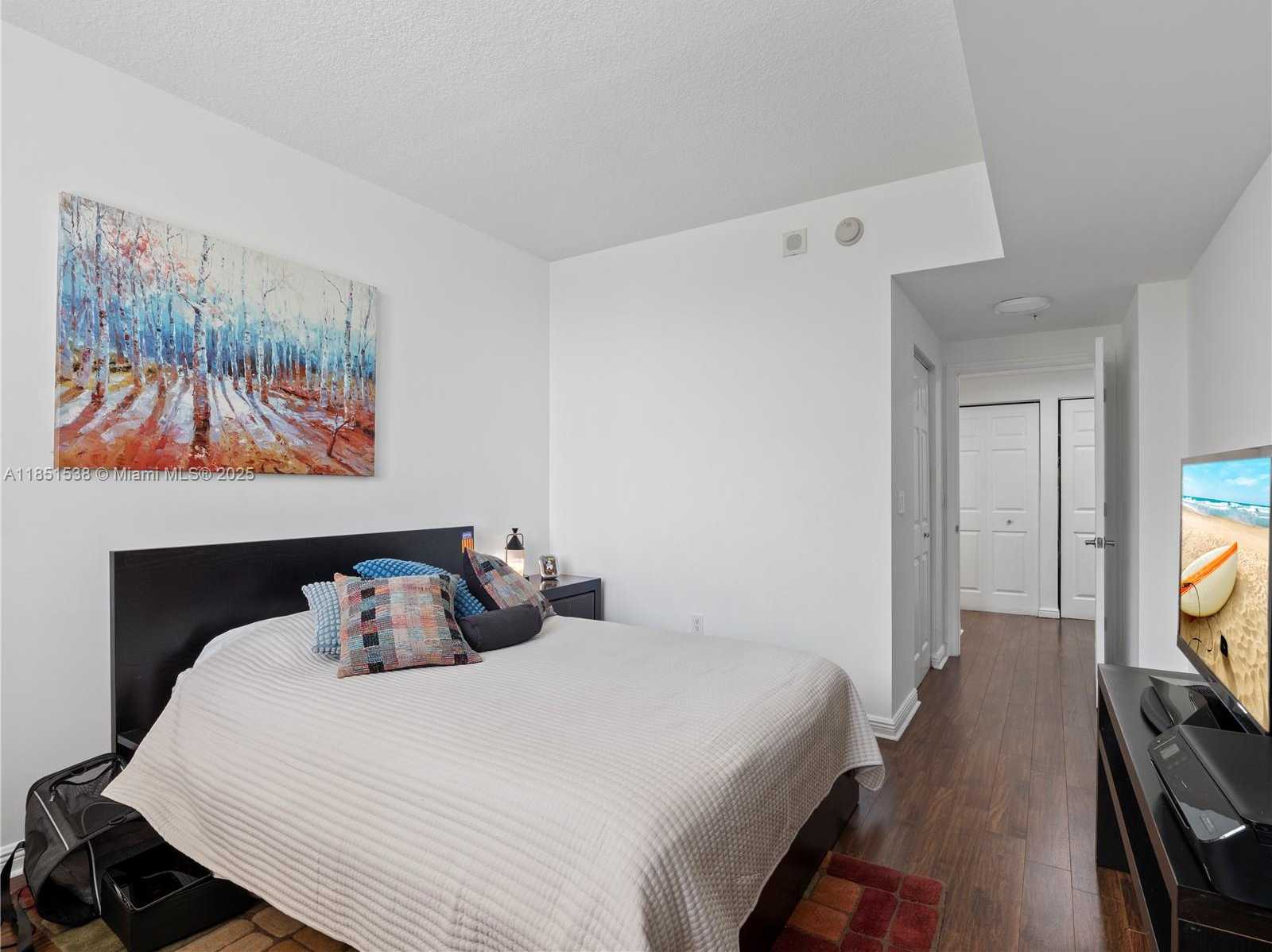 Small Image of 888 SOUTH DOUGLAS RD #302, Coral Gables Number 26