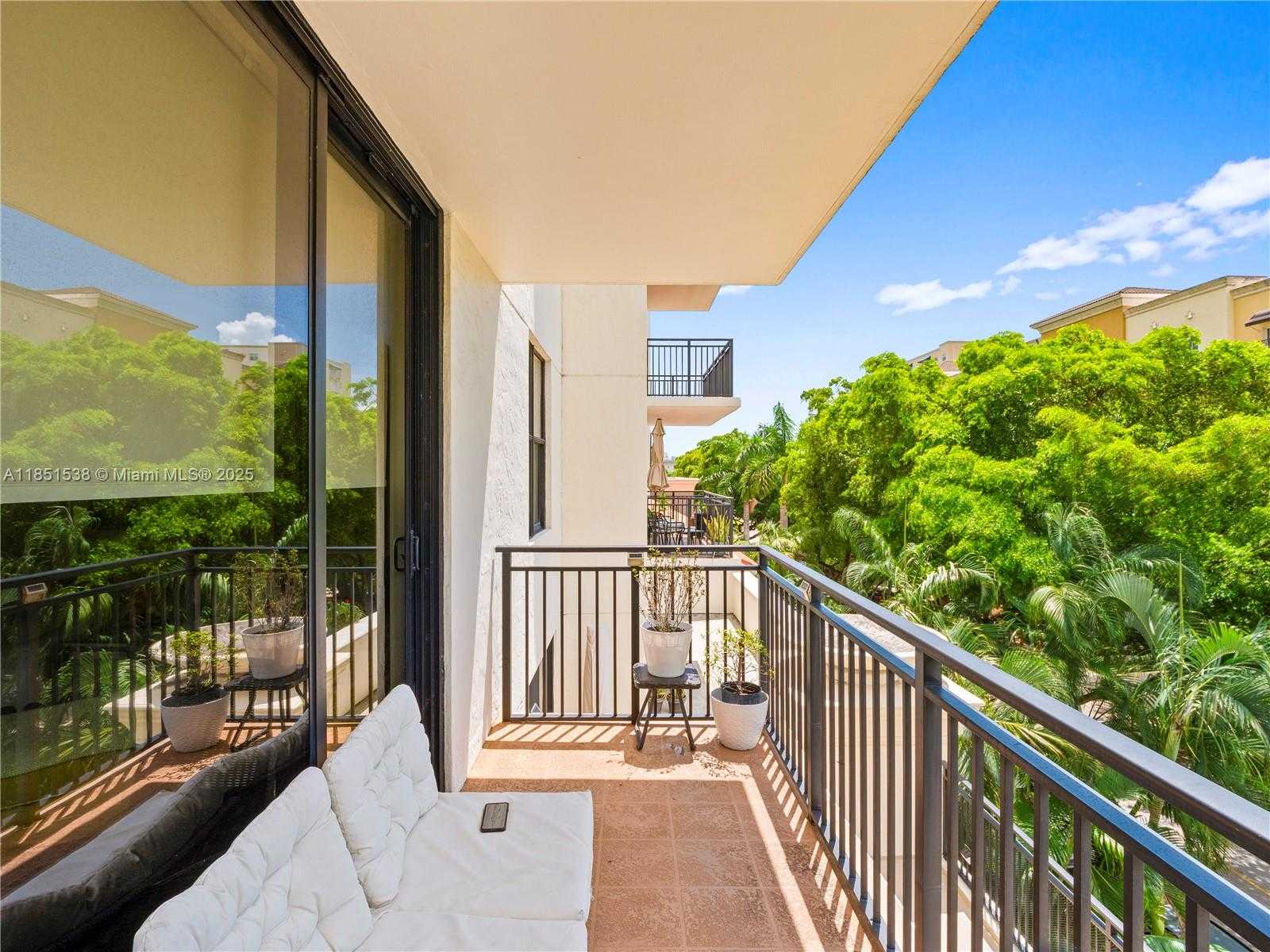 Small Image of 888 SOUTH DOUGLAS RD #302, Coral Gables Number 3