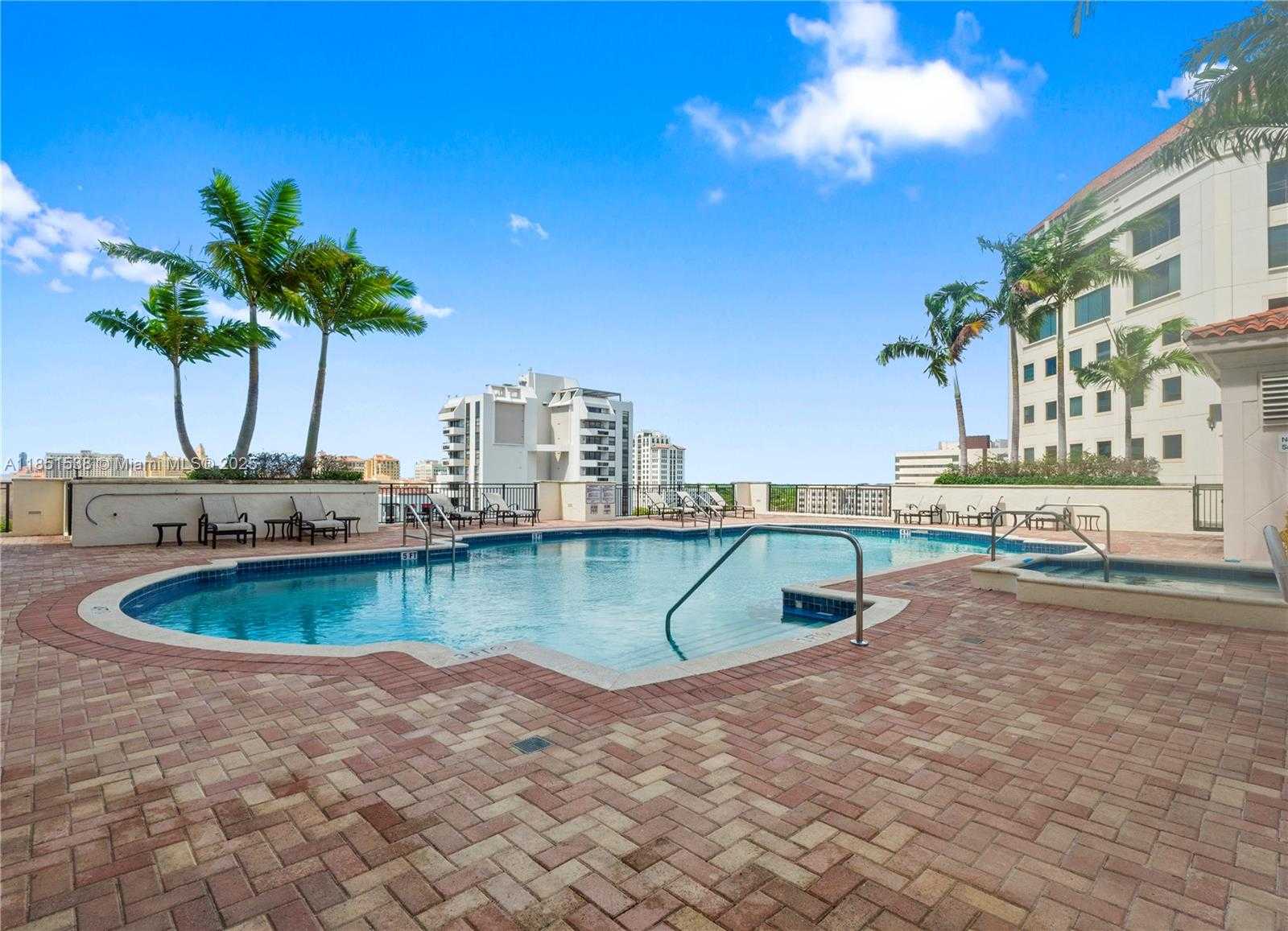 Small Image of 888 SOUTH DOUGLAS RD #302, Coral Gables Number 30