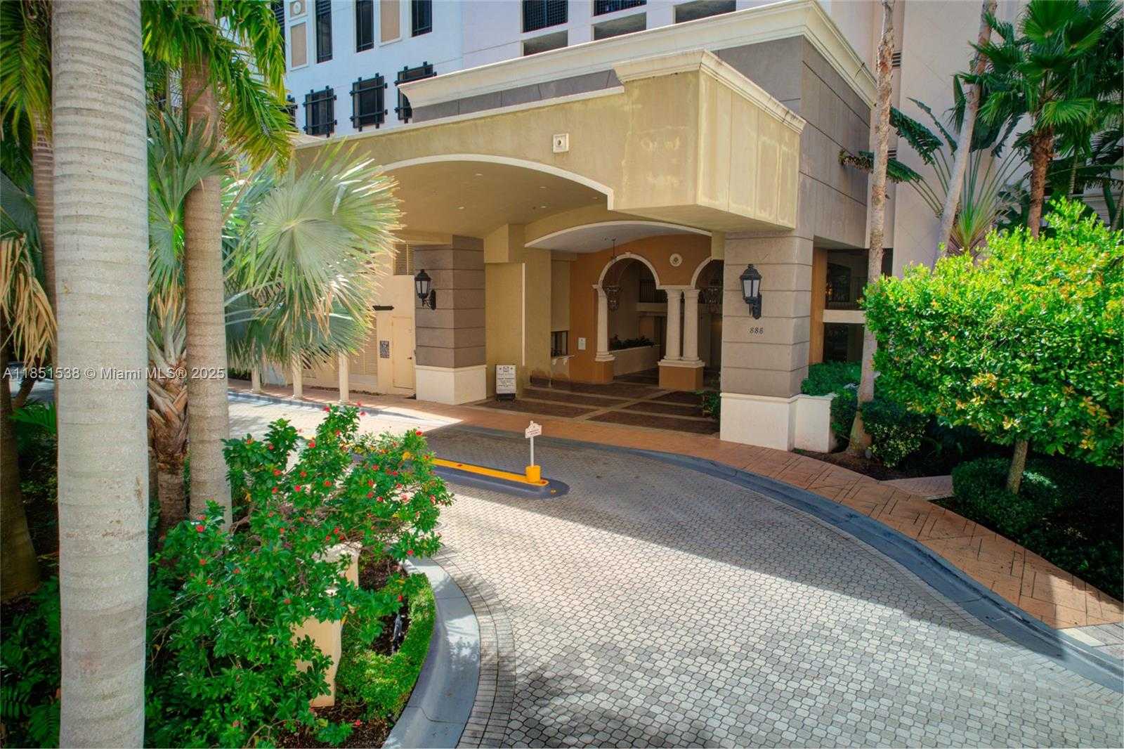 Small Image of 888 SOUTH DOUGLAS RD #302, Coral Gables Number 47
