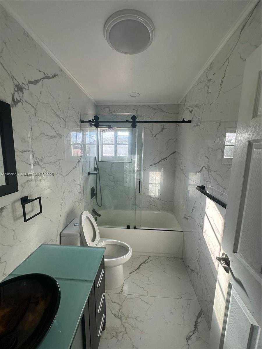 Small Image of 18716 SOUTH WEST 27TH CT, Miramar Number 16