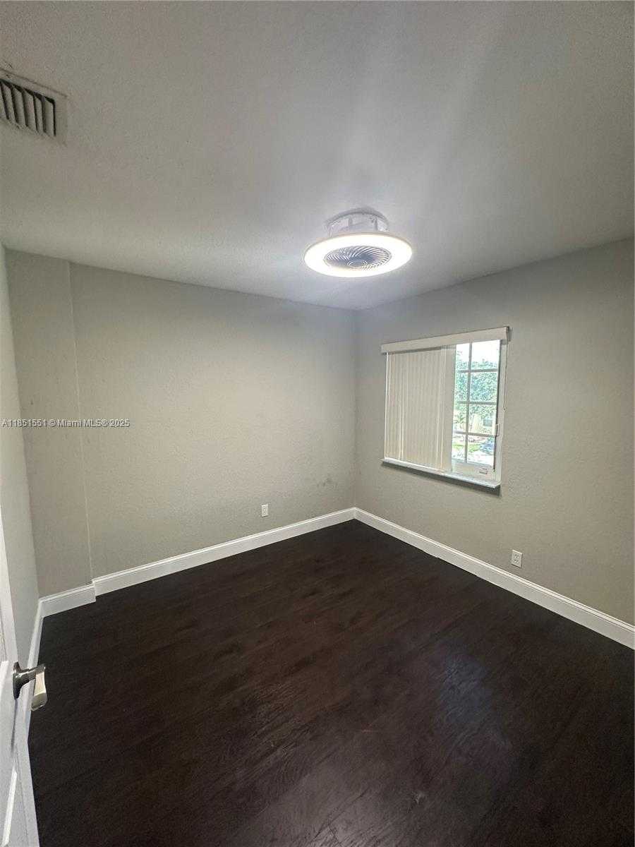Small Image of 18716 SOUTH WEST 27TH CT, Miramar Number 29