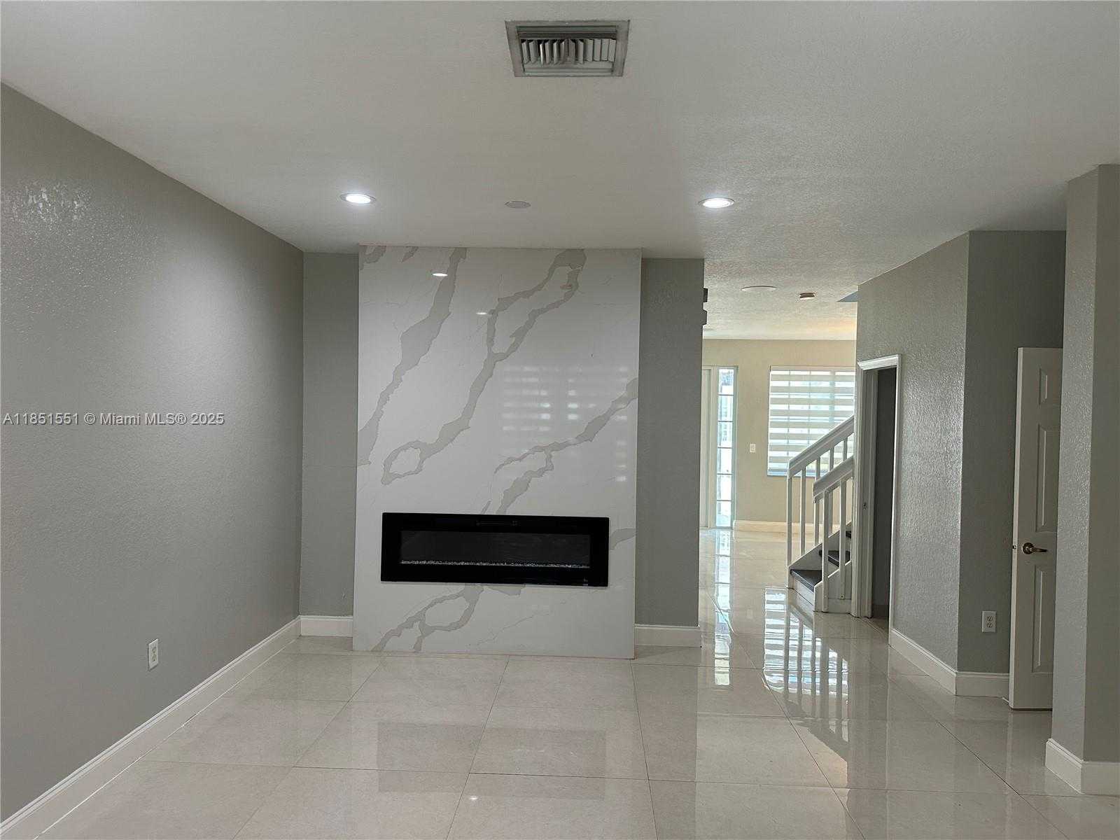 Small Image of 18716 SOUTH WEST 27TH CT, Miramar Number 3