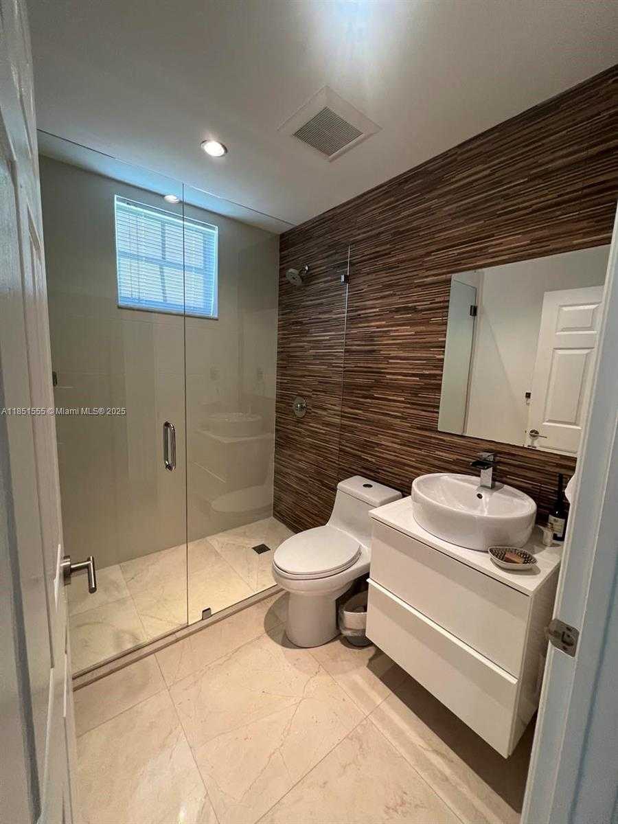 Small Image of 3652 FALCON RIDGE CIR, Weston Number 13