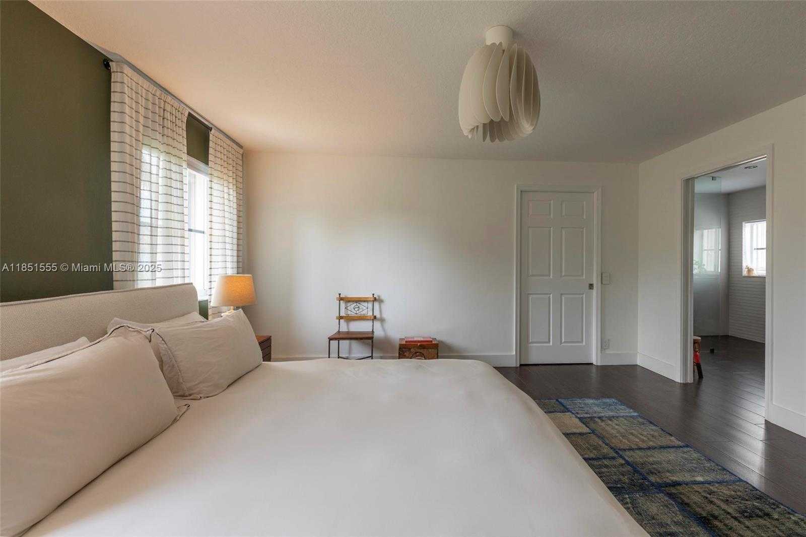 Small Image of 3652 FALCON RIDGE CIR, Weston Number 33