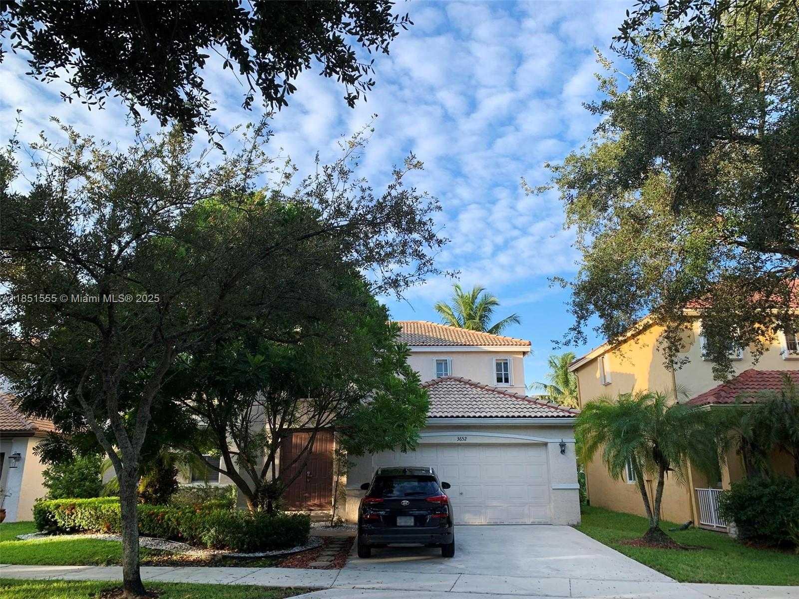 Small Image of 3652 FALCON RIDGE CIR, Weston Number 4