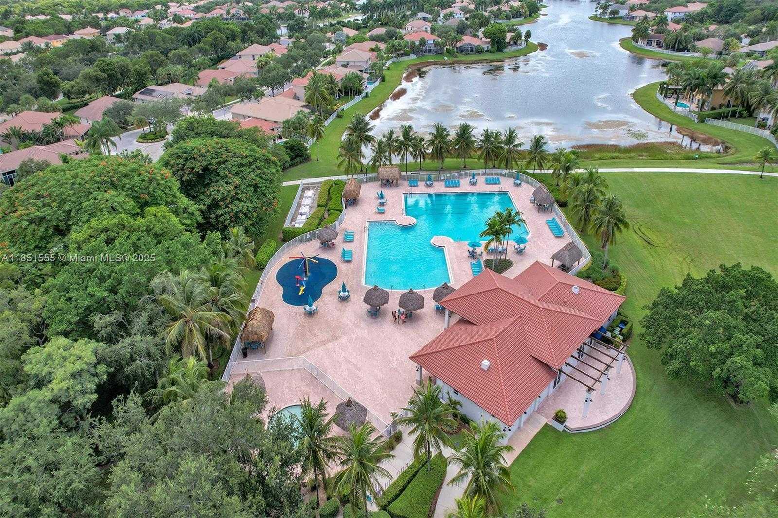Small Image of 3652 FALCON RIDGE CIR, Weston Number 44